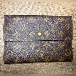 Louis Vuitton Monogram Pochette Passport M60135 Trifold Wallet in Brown and Gold